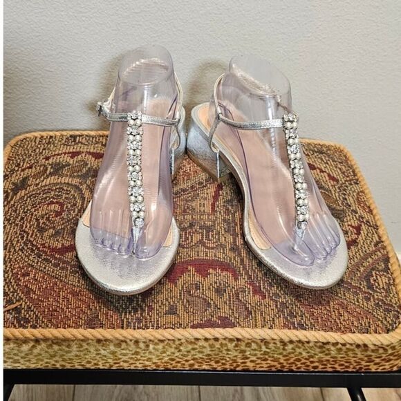 Badgley Mischka Silver Jeweled Thong Sandal Heels Size 8.5 - Picture 1 of 10